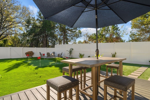 Outdoor dining