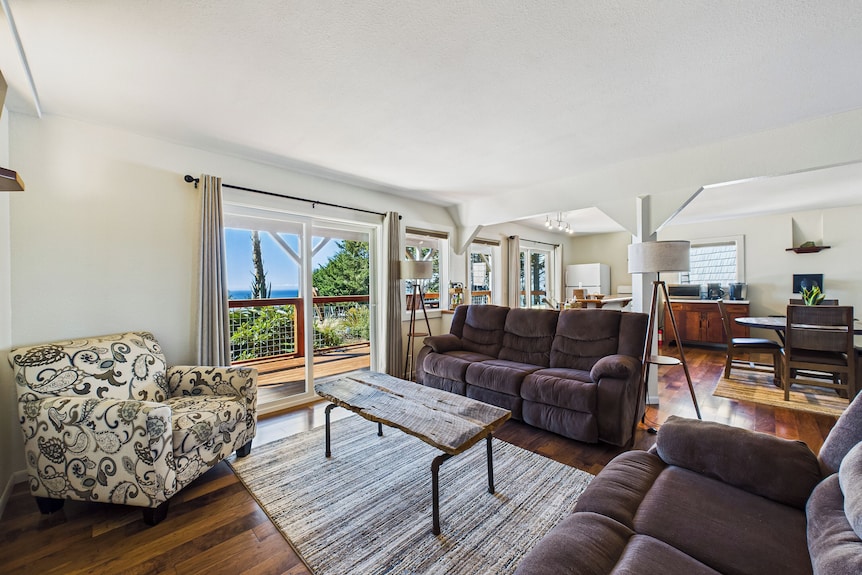 Black Sands Escape- Ocean And Range Views- Comfort - Shelter Cove