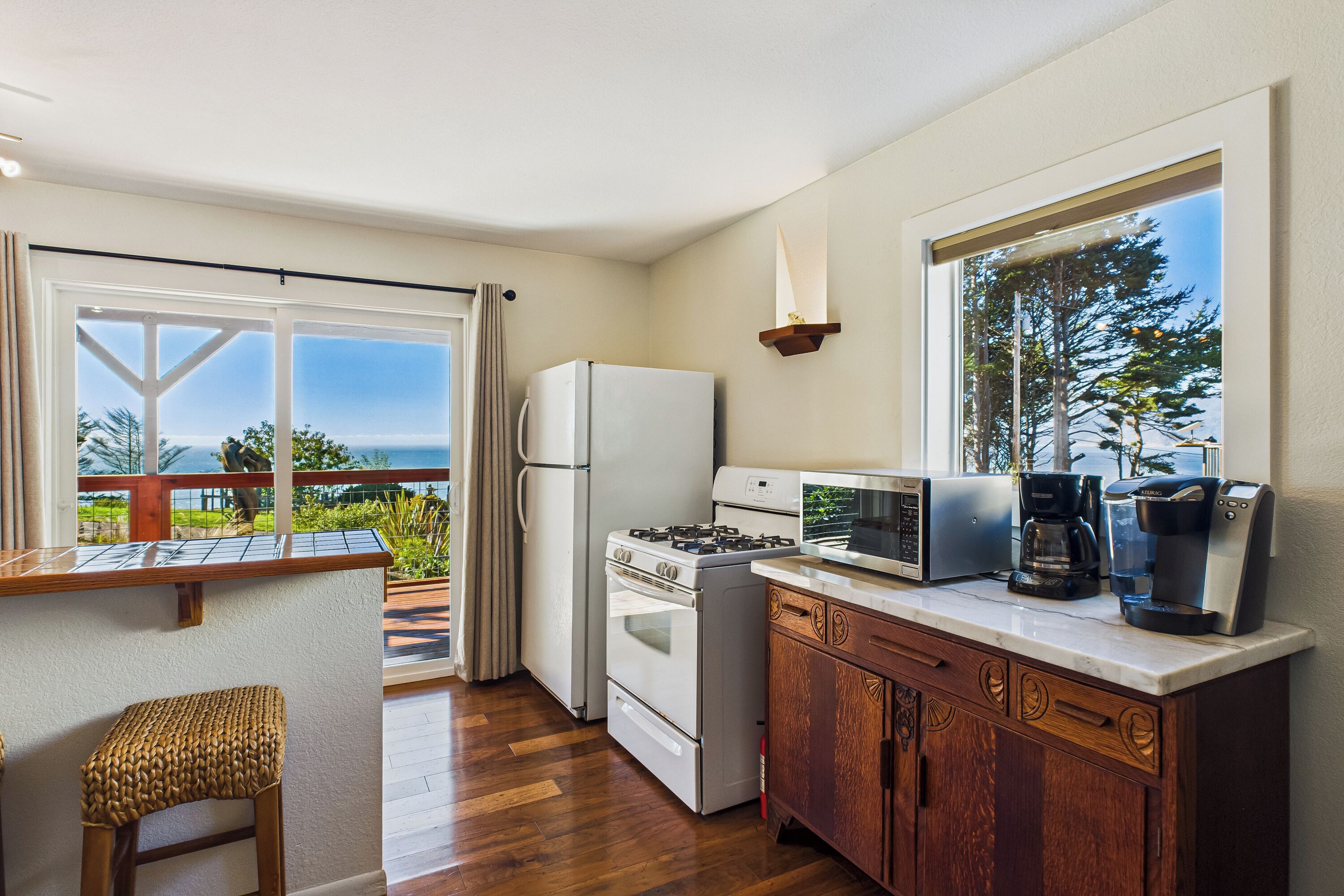 冰箱、微波炉、炉灶、茶具/咖啡用具