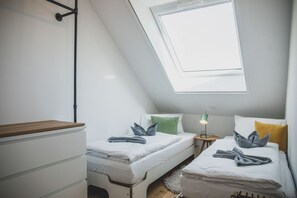 2 bedrooms, iron/ironing board, WiFi, bed sheets