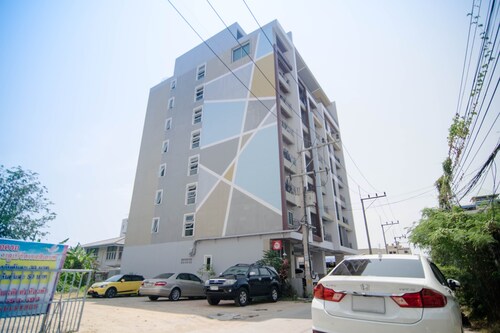 Cozy apartment with car park nears Lotus’s, Songkhla Zoo and Thaksin University.
