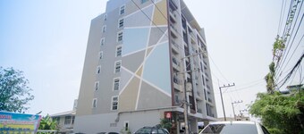 Cozy apartment with car park nears Lotus’s, Songkhla Zoo and Thaksin University.