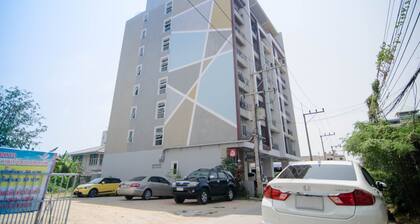 Cozy apartment with car park nears Lotus’s, Songkhla Zoo and Thaksin University.