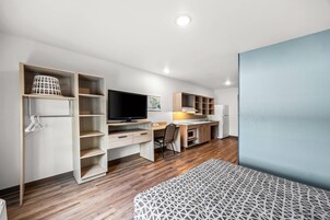 Cortinas blackout, wifi gratis y ropa de cama 