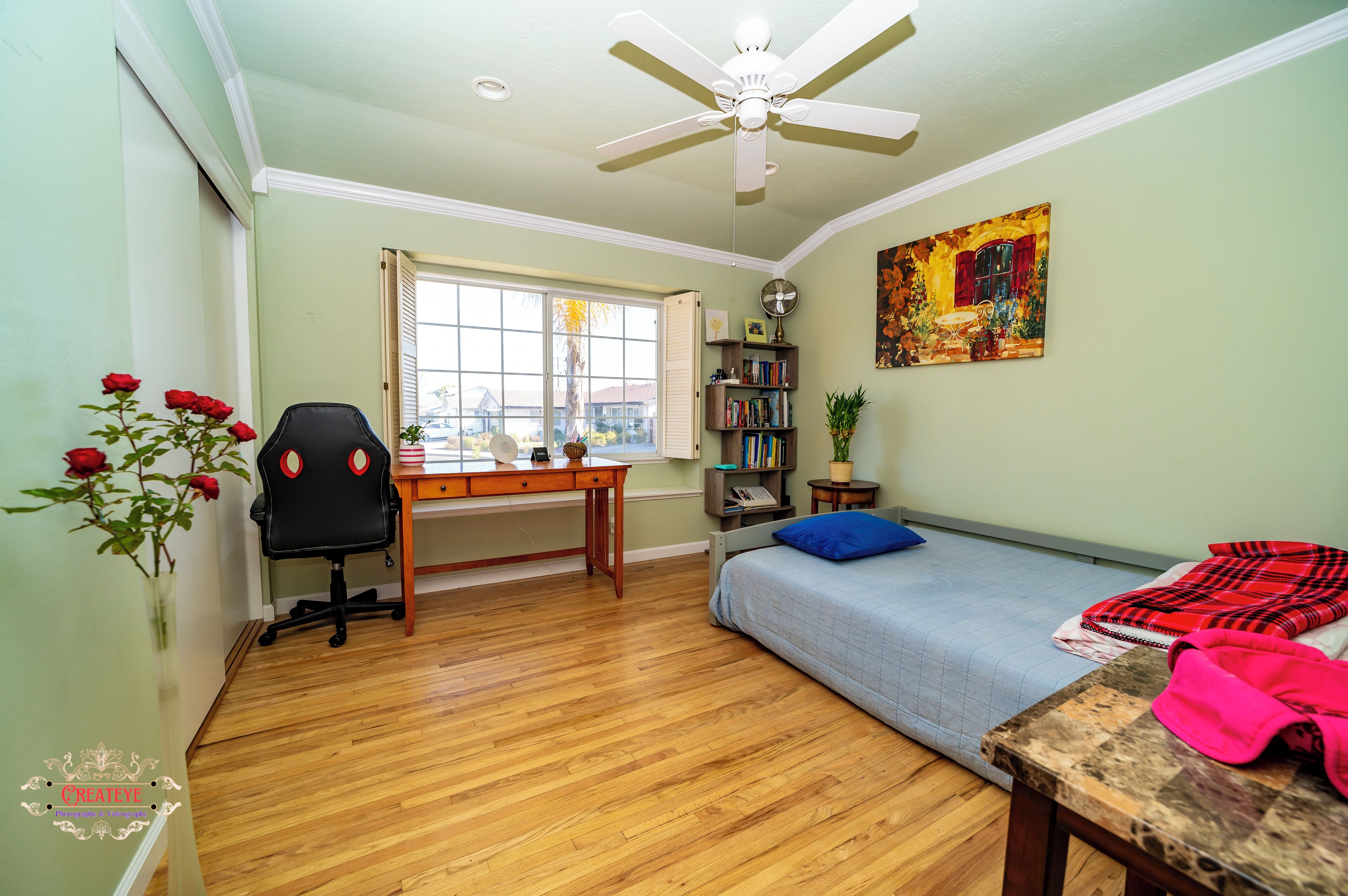 2 bedrooms, in-room safe, desk, iron/ironing board