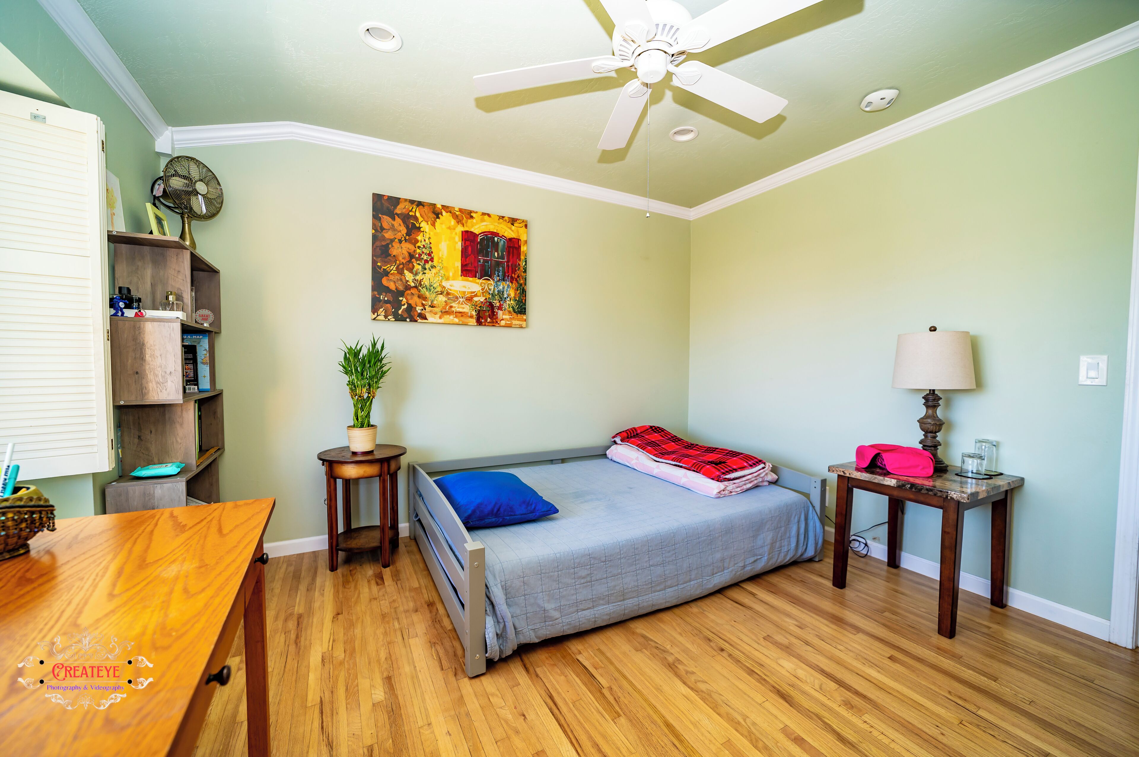 2 bedrooms, in-room safe, desk, iron/ironing board