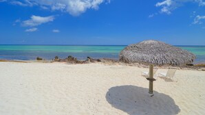 Unclassified image, 3 of 21, button - "SeaCove" 5 star Abnb  Beachside Bungalow in quiet  charming Rum Point Cayman (Rum Point)