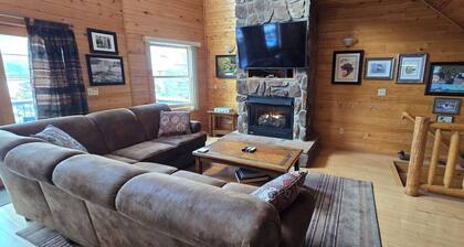 Spacious Wisp Retreat w/ Views & Game Room
