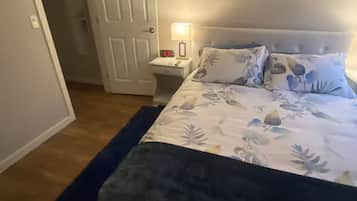 2 chambres, coffres-forts dans les chambres, bureau