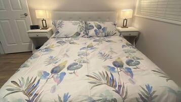 2 chambres, coffres-forts dans les chambres, bureau