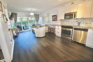 Interior - Seaside Escape - Ocean Village - Ground Floor - Steps to the Beach! (Fort Pierce)