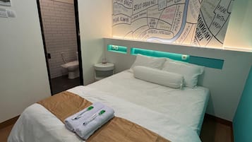 Deluxe Double Room | Desk, laptop workspace, free WiFi