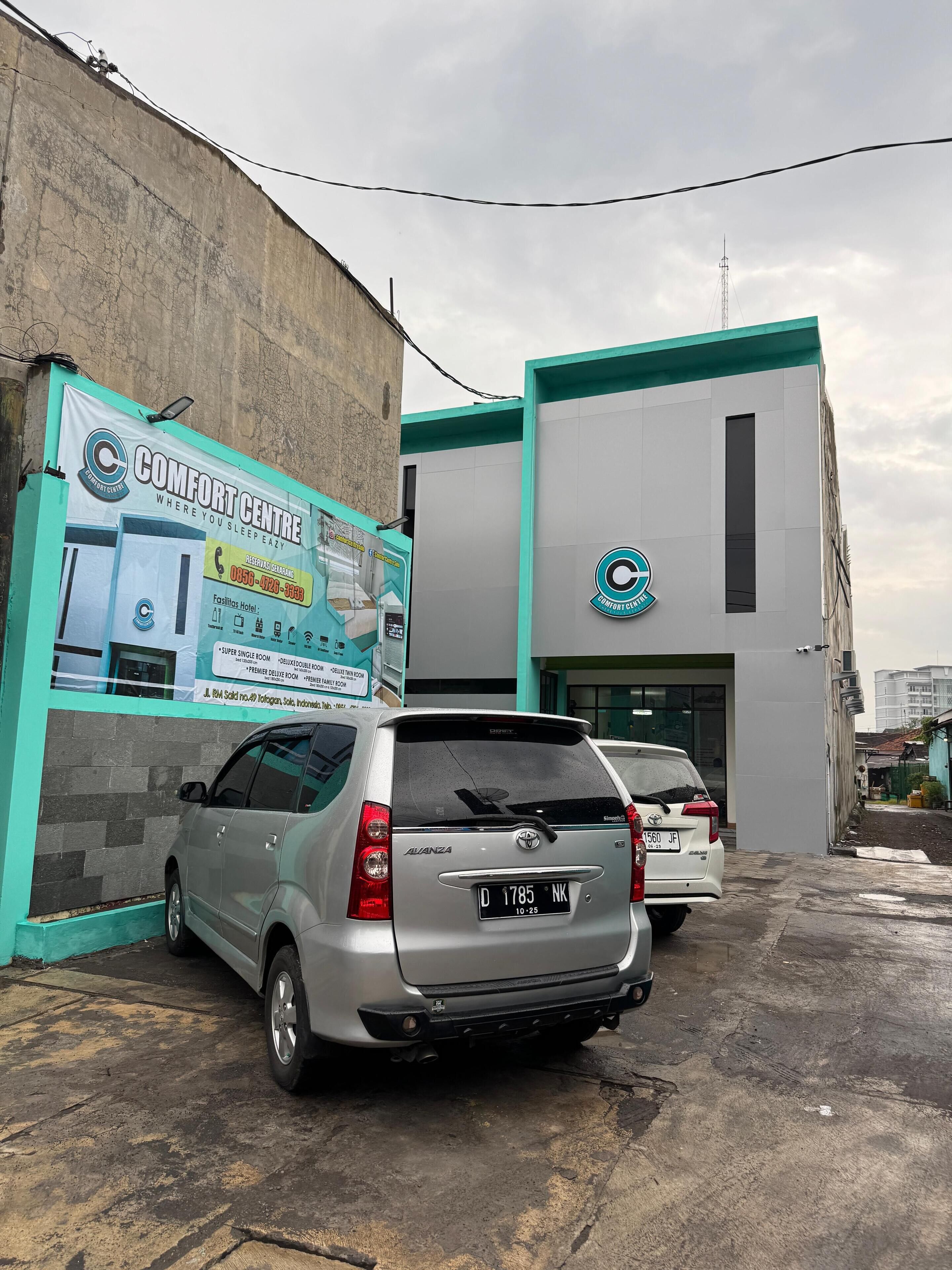 Vista frontal de la propiedad