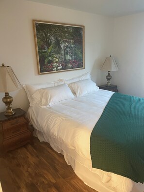 3 chambres, fer et planche à repasser, Wi-Fi, draps fournis