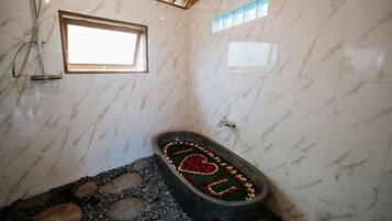 Villa, Balcony, Garden View | Bathroom | Separate bathtub and shower, free toiletries, hair dryer, slippers
