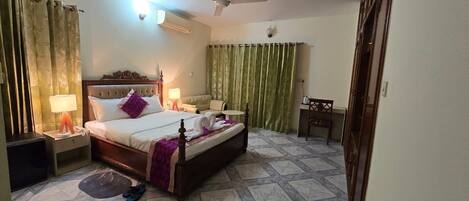 3 bedrooms, iron/ironing board, WiFi