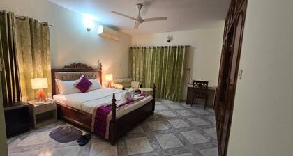 Elegant House in Baridhara Diplomatic Zone