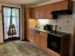 Geladeira, fogão, cooktop, lava-louças