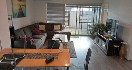 Nice 2 bedrooms and 1 bathroom apartment in the south east of the Perth City.