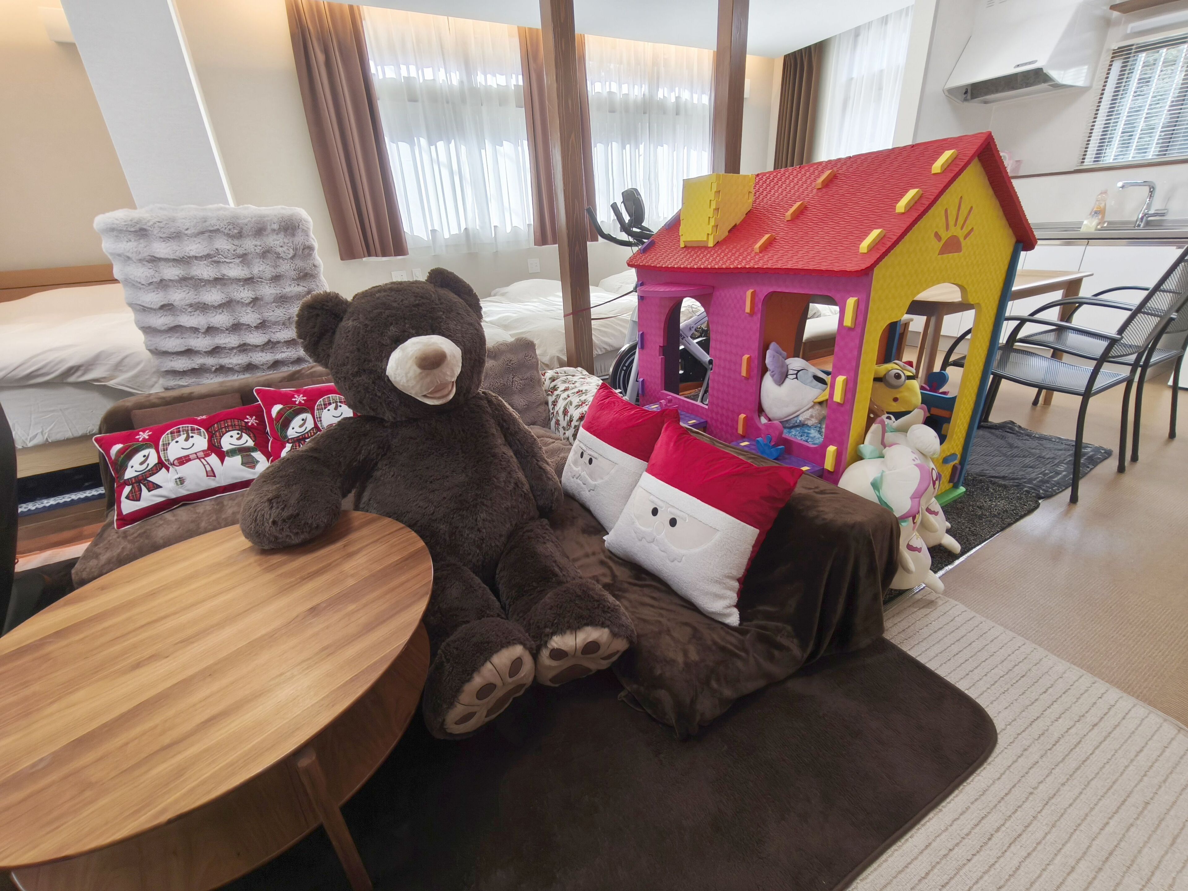 1 soverom, skrivebord, wi-fi (inkludert) og sengetøy