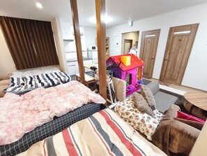 1 habitación, escritorio, wifi gratis y ropa de cama