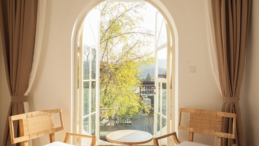 HANG ZHOU XI HU DOUMO SHAN JING JIU DIAN