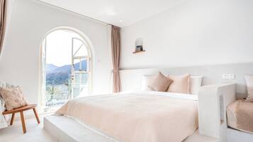 Dreibettzimmer | Daunenbettdecken, Verdunkelungsvorhänge, Bügeleisen/Bügelbrett