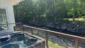 Outdoor spa tub - Zinnia- Deluxe Double Queen Studio at The Dogwood (Maggie Valley)