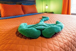 4 bedrooms, desk, iron/ironing board, travel crib