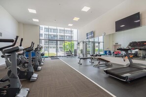 Fitness facility - Bright 2-Bed Flat Near City Amenities (Lyneham)