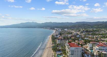 Traditional 4BR Villa w Private Pool - Golden Zone