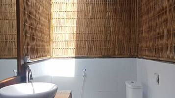 Comfort Double Room, Balcony, Pool View | Bathroom