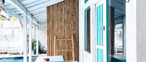 Comfort tweepersoonskamer, balkon, uitzicht op zwembad | Gratis wifi