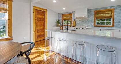 Welcome to The Schoolhouse – A charming cottage in historic Monticello, Florida.