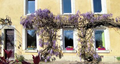 The Licaraclo is located in Puisaye very close to Guédelon