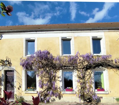 The Licaraclo is located in Puisaye very close to Guédelon