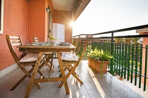 Apartment | Terrace/patio