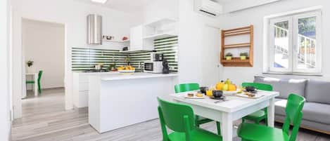 Villa | Dining room