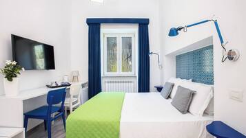 4 bedrooms, in-room safe, desk, laptop workspace