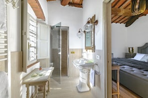 Villa | Bathroom