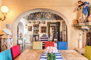 غرفة لتناول الطعام