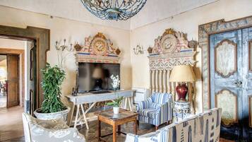 Villa | Wohnbereich | 48-Zoll-Smart-TV mit Satellitenempfang