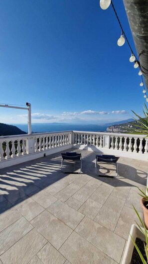 Terrace/patio - Villa Sorrento Coast For Families - Pool & Views (Sant'Agnello)