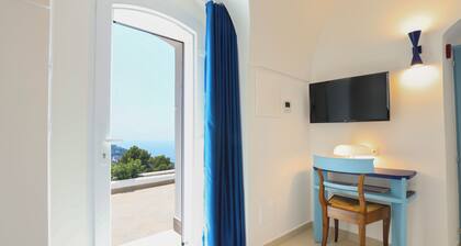 Elegant Villa In Anacapri | Infinity Pool & Design