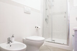 Apartment | Bathroom