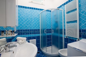 Bathroom - City Home In Sorrento With Balcony And View (Sorrento)