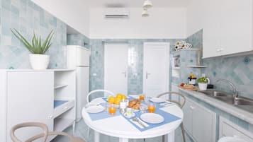Apartment | Dining room