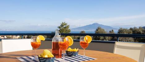 Apartment | Terrace/patio