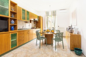 Apartment | In-room dining