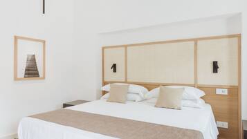 客房 | 1 多间卧室、迷你吧、办公桌、笔记本电脑工作区